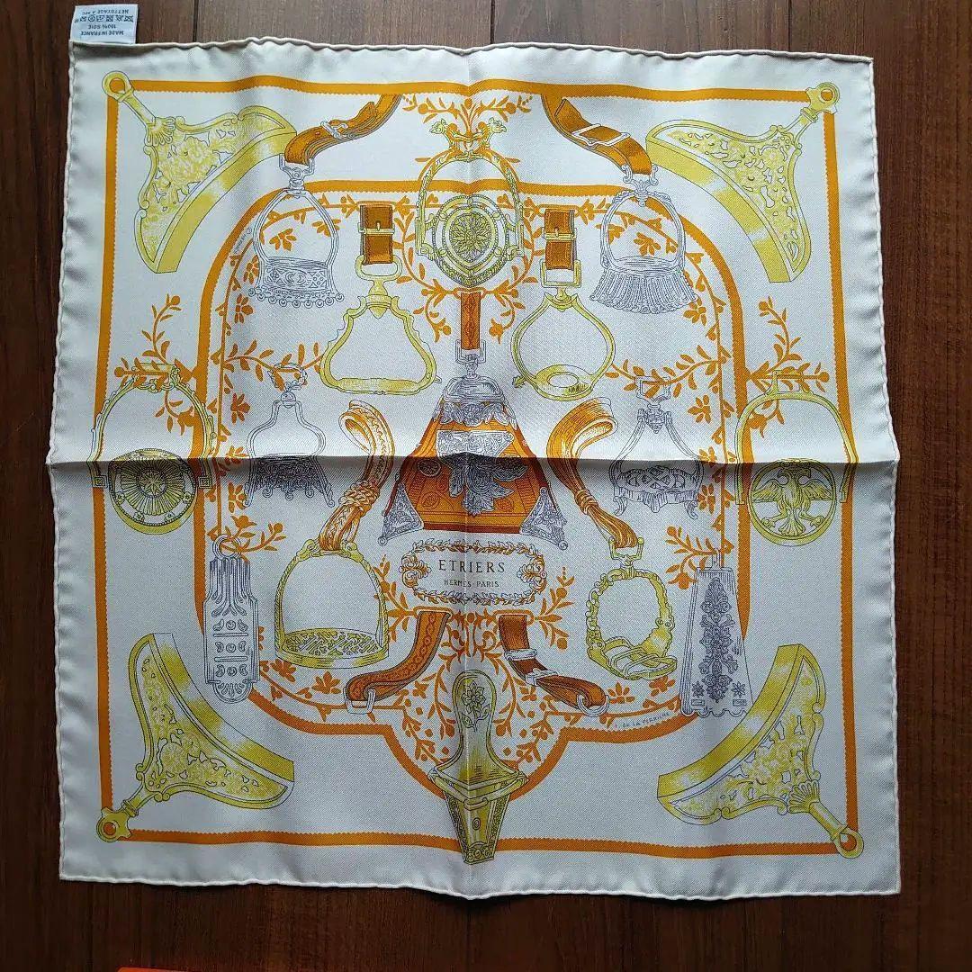 Authentic HERMES Scarf Silk 100% Carre 45 ETRIERS with Box Near
