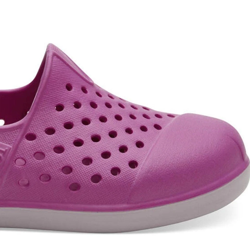 全新 TOMS 儿童 婴儿 婴儿 连衫裤 玫瑰 一脚蹬 穿孔 防水 鞋 — 第 4/4 张图片