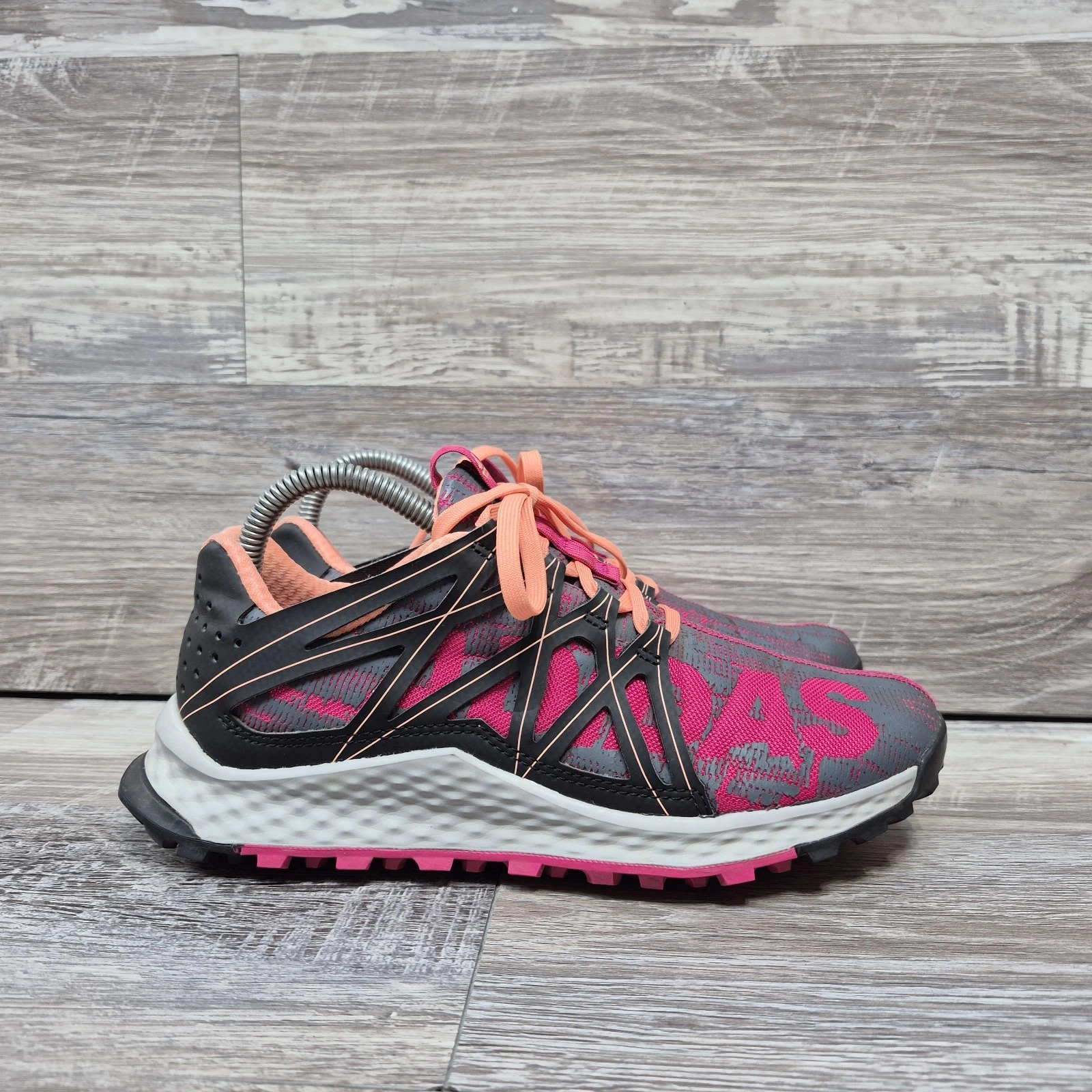 Adidas Vigor Bounce Trail Running Women's Size 6 Shoes Sneakers AQ7517