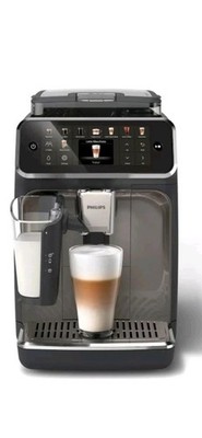 Philips EP5549/70 Serie 5500 Kaffeevollautomat   20 Getränke, SilentBrew,LatteGo