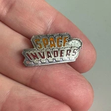 Vintage Space Invaders Arcade Game Logo Atari Lapel Pin – Retro Gamer, RARE