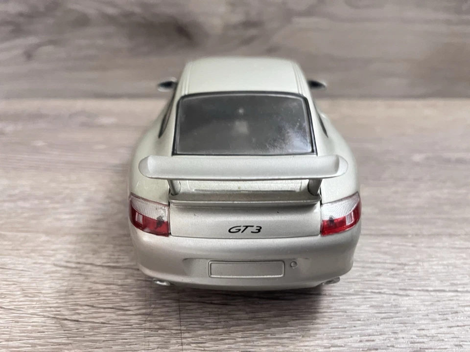 风火轮 1: 18 比例金属系列保时捷 GT3 美泰 2003 — 第 3/4 张图片