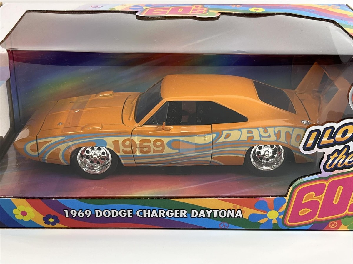 ミニカー JADATOYS 1/24 DODGE CHARGER DAYTONA Amazon.com: Jada Toys Big Time Muscle 1:24 1969 Dodge