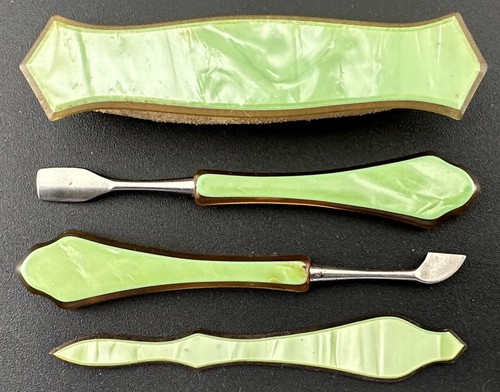 Vintage Art Deco Green Chrome Vanity Dresser Dressing Set Mirror Brush Comb - Picture 12 of 20