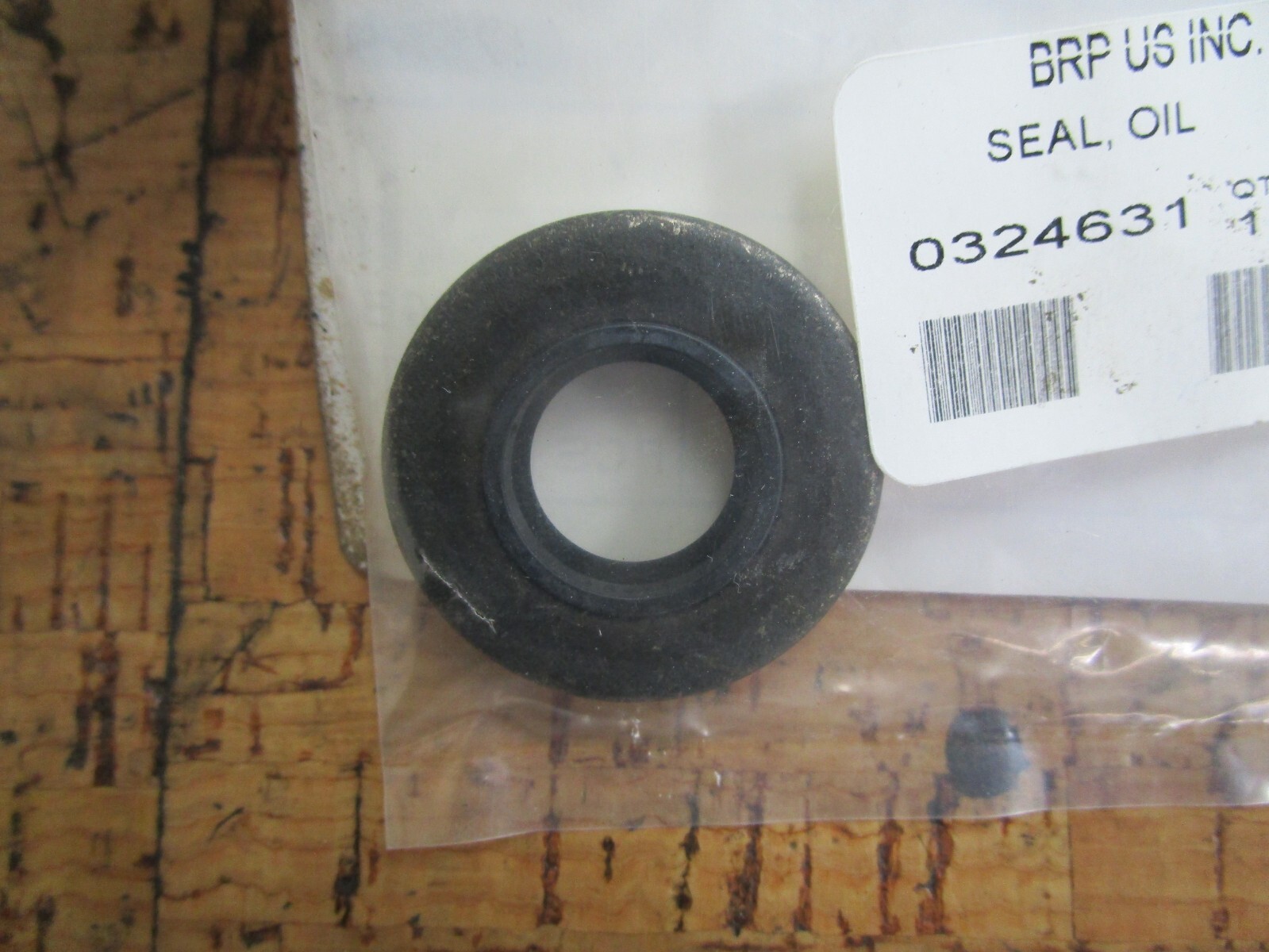 OEM Johnson EVINRUDE OMC OUTBOARD Seal 324631 0324631 for sale 