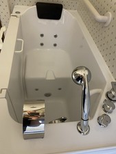 Oakham 66plus Walk In Bath Rh Door