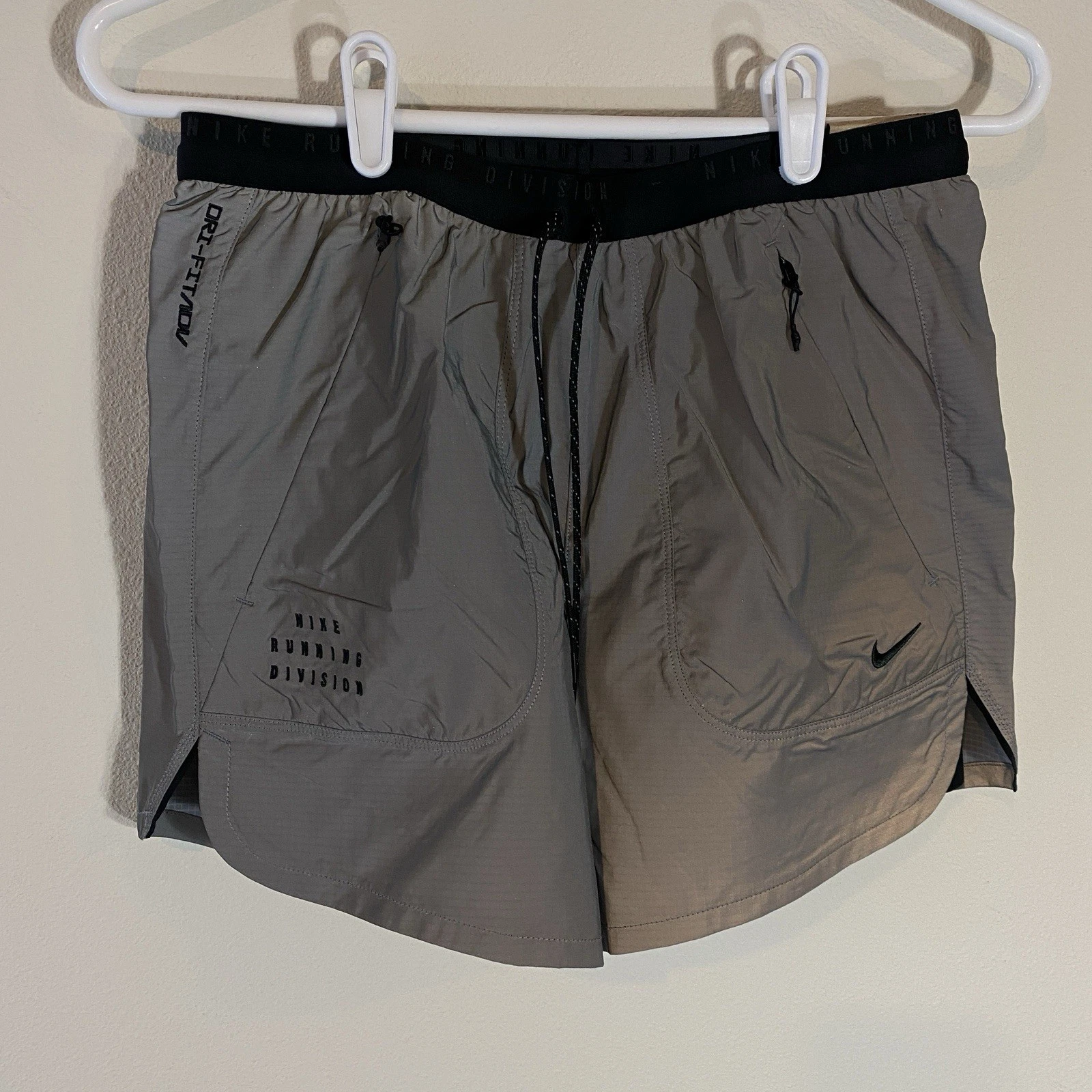 Nike Dri-Fit ADV 4" Brief Lined Reflective Silver Shorts FZ1123 035 $100 - Small