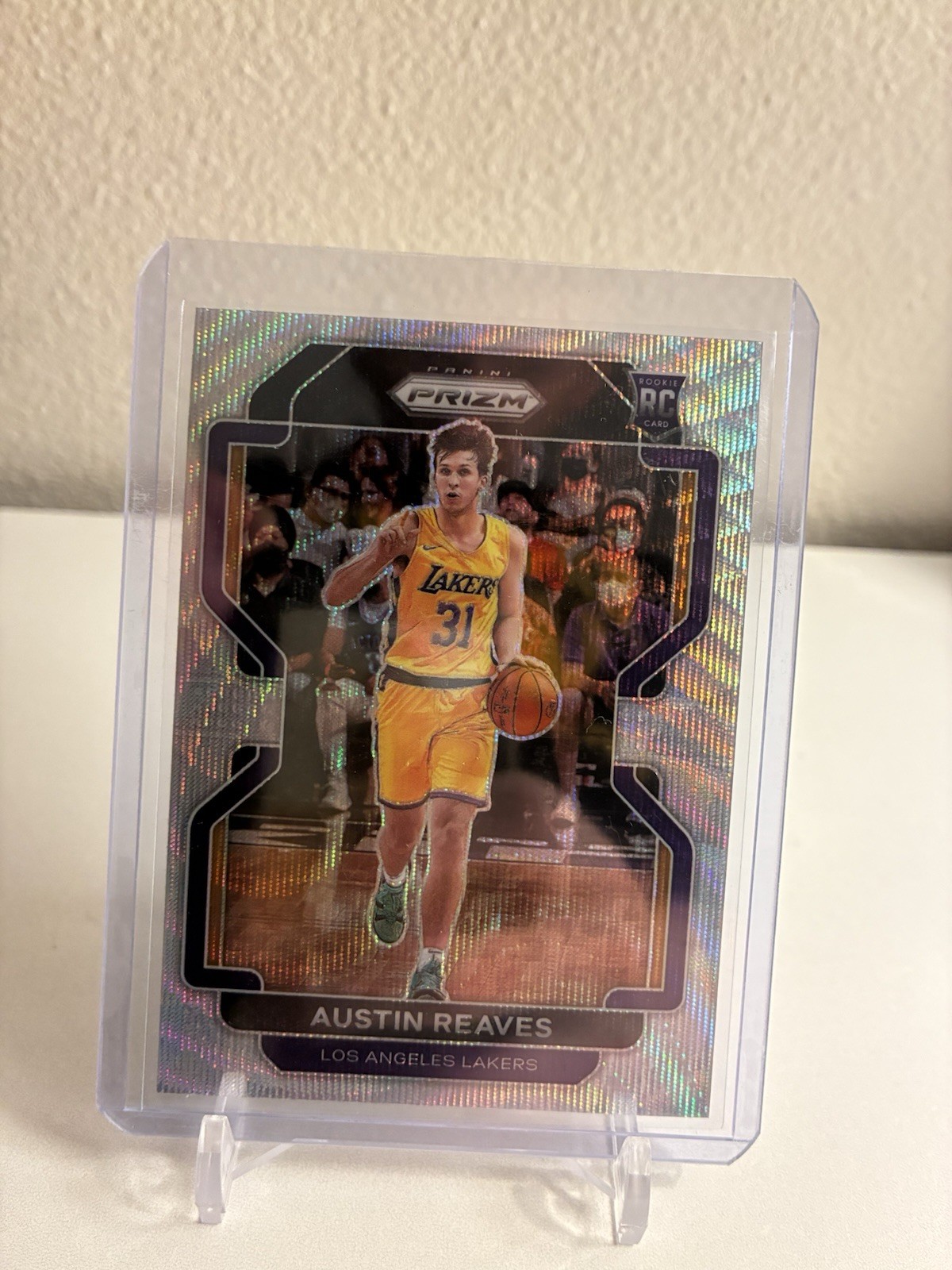 2021-22 Panini Prizm #165 Austin Reaves Hyper Prizm RC