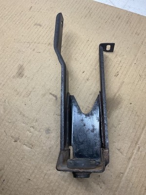 Piaggio Porter & Daihatsu HiJet Van - Offside Radiator Bracket