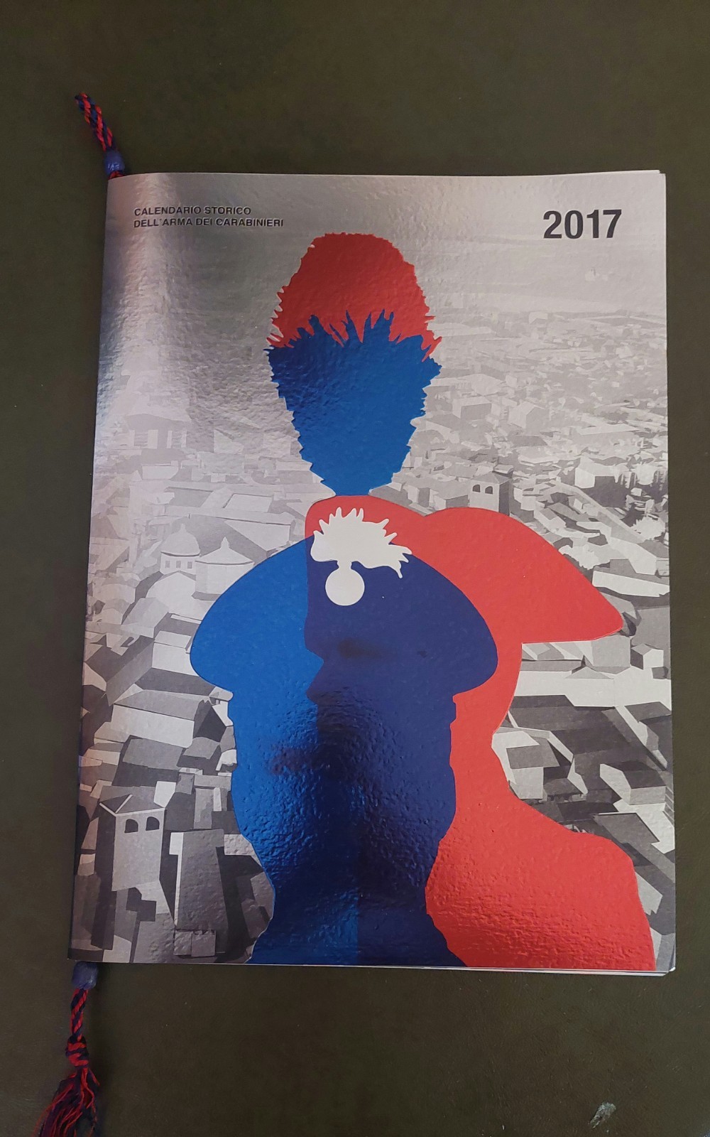 CALENDARIO dei CARABINIERI 2017 con cordoncino