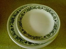 Corelle OLD TOWN BLUE ONION  set/9  plates: 5 Lunch 8.5" & 4 Bread 6.75"      F6