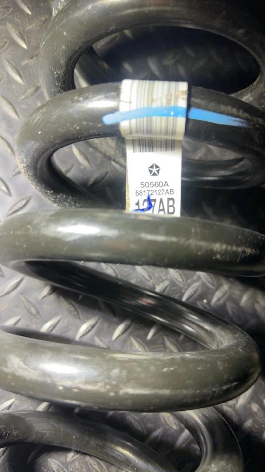 Muelles helicoidales delanteros Dodge Ram 3500 2013-2018 6817227AB Foto 4 de 4