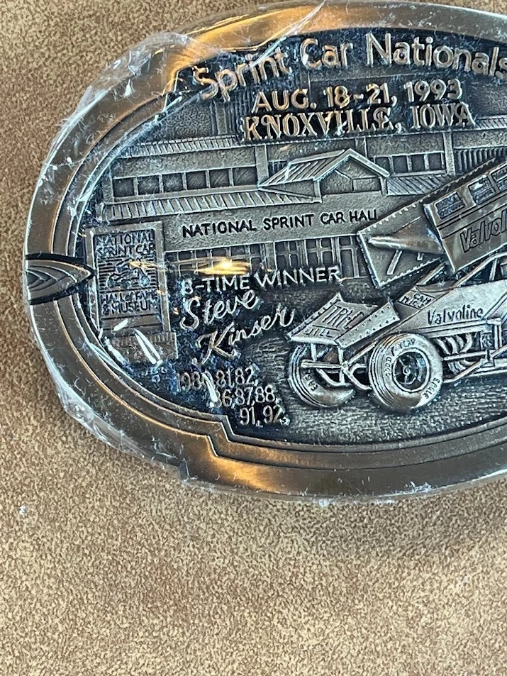 Hebilla de cinturón de latón fundido en arena Knoxville Raceway Nationals Steve Kinser 1993 Foto 2 de 4