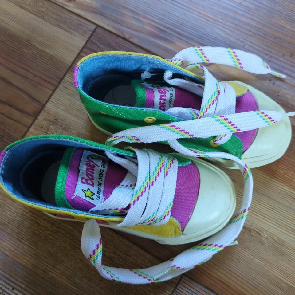 Mandriles de tenis de caña alta Barney el dinosaurio bebé niño pequeño vintage años 90 RARO Foto 2 de 4