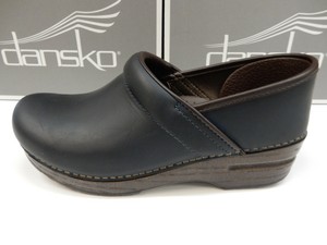 blue dansko