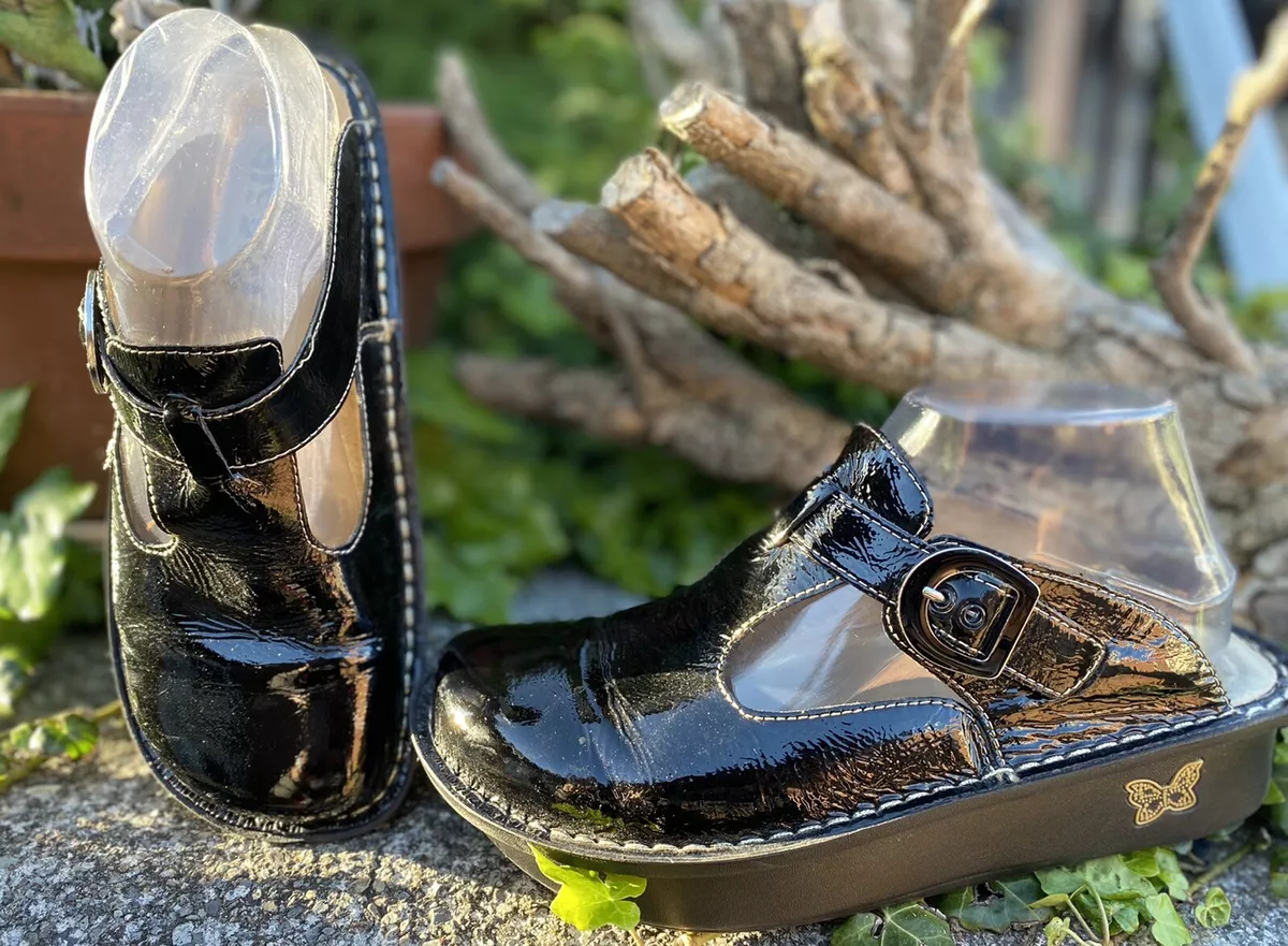 Patent leather mules & clogs