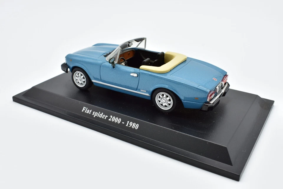 Diecast Collection 1:43 Scale Fiat Spider 2000 Norev - Image 4 of 4
