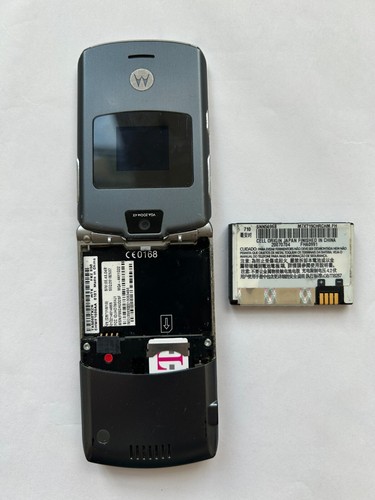 Motorola RAZR VGA 4x Zoom Flip Cell Phone w/ DCH3-05US-0300 Power Supply Charger - Afbeelding 11 van 17