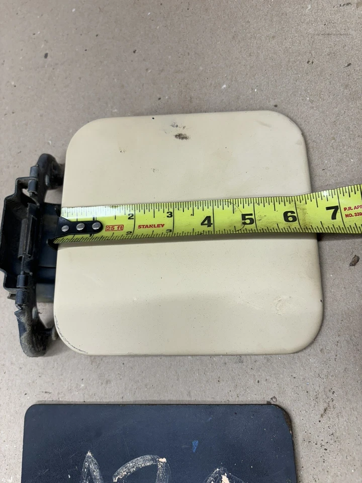 Chevrolet GMC Suburban Blazer 1981 1987 tanque de combustible gasolina bisagra de puerta de llenado ¡diésel! Foto 3 de 4