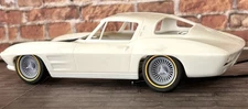 1/24 Scale: 15-inch Resin Custom “1965 Corvette” wheels W/ Gold Line Tires