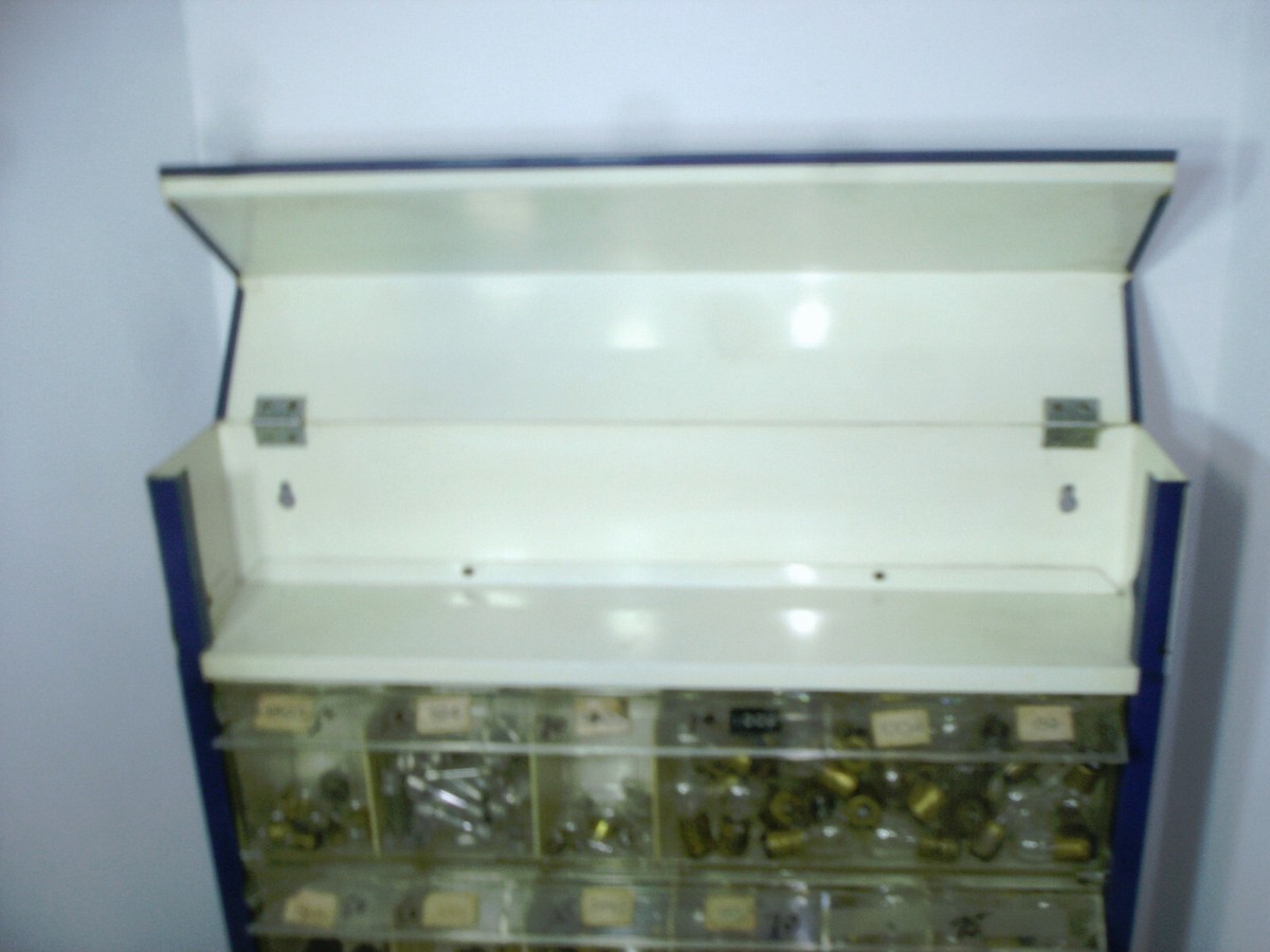 Vintage EVEREADY AUTO LAMP BULBS Counter or Wall Display Cabinet