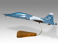 Northrop T-38 Talon USAF Lucky Devils Model Large Scale 1/32 (with stand emblem)