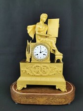 1820 Orologio a pendolo Impero raffigurante Virgilio - Bronzo dorato -  H. 43CM