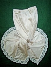 NEW Vintage 70s VANITY FAIR SATIN NYLON Wide Floral Lace Silky Slit Half Slip M