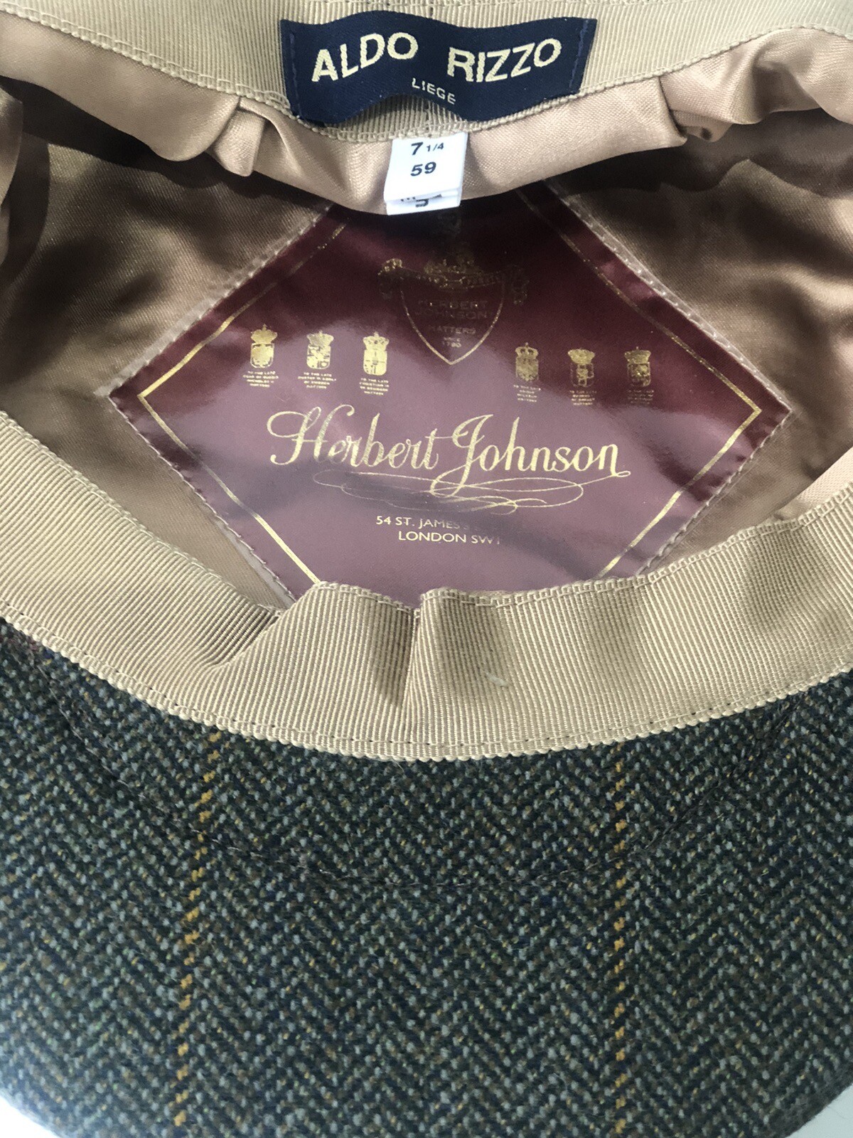 Herbert Johnson 100 wool tweed Flat cap size 7 1/4 Green/brown Aldo