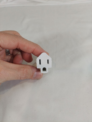 Grounded Adapter 2 prong To 3 prong Outlet AC Converter Adapter. NEW!
