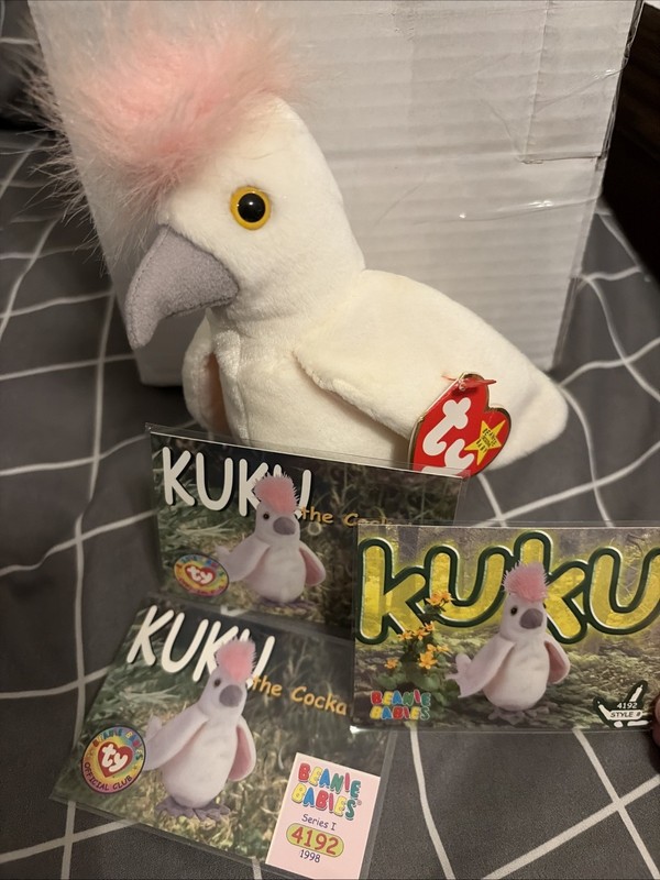 Ty Beanie Babies Kuku Cockatoo Bird 1997- With 3 Cards And Tags