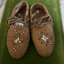 Beaded Brown Suede Leather CHILD  s Native American MOCCASINS Vintage