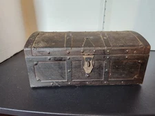 Metal Treasure Chest / Trinket Box Kennedy MFG Van Wert Ohio Vintage Approx 10"L