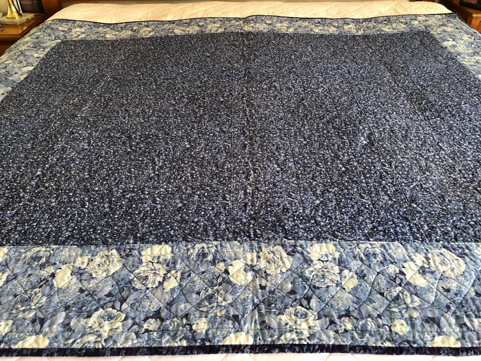 "Block by Block" Blue/White Reversible Handmade Quilt, Texas Quilter 2004 Signed - Image 3 of 4