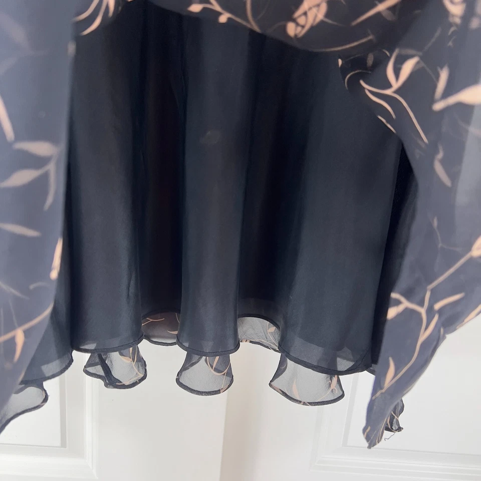 Bloomingdales 100% Silk Knee Length Skirt Silk Lining Black Floral Size 20 Zip - Image 2 of 4