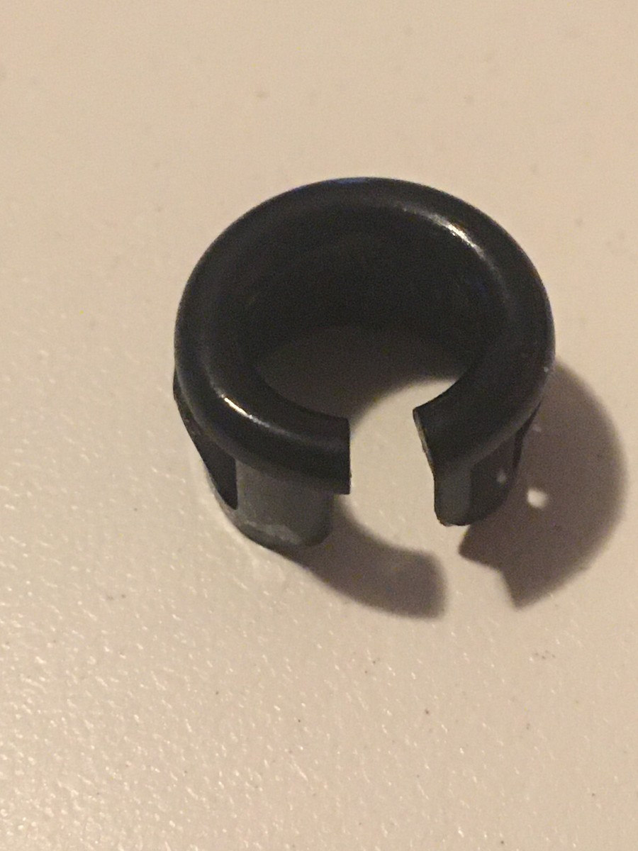①n NOS OEM Genuine Harley Davidson Motorcycle Tour-Pak Grommet