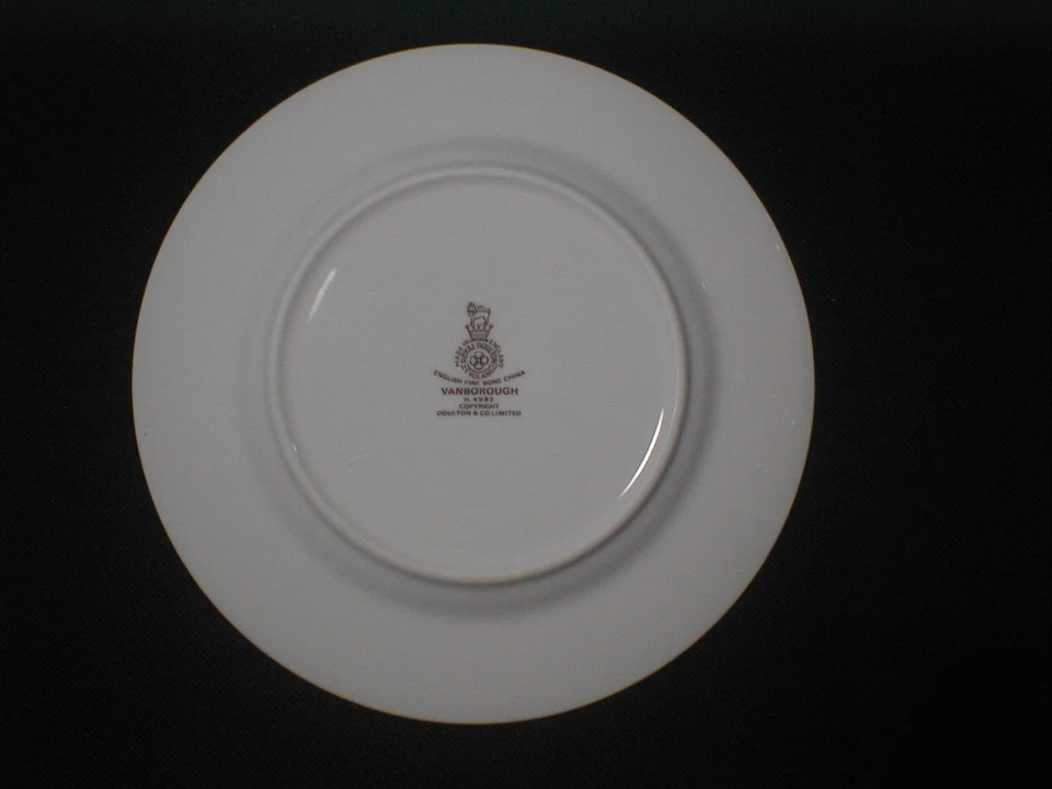 Royal Doulton Bone China Vanborough H4992 6.5" 16.5cm Tea Side Bread Plate - Image 4 of 4