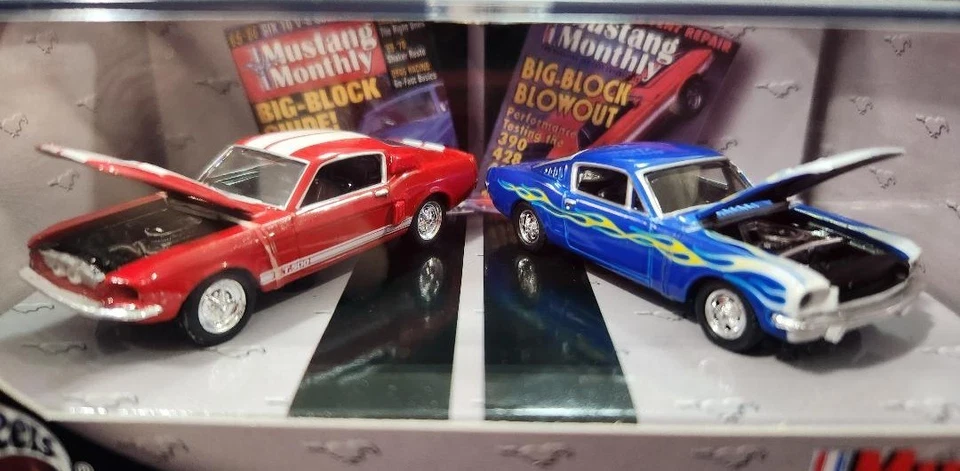 Hot Wheels Mustang Mensal 2-Car CONJUNTO DE MUSTANGS, '67 SHELBY, '65 SHELBY GT MUST - Imagem 3 de 4