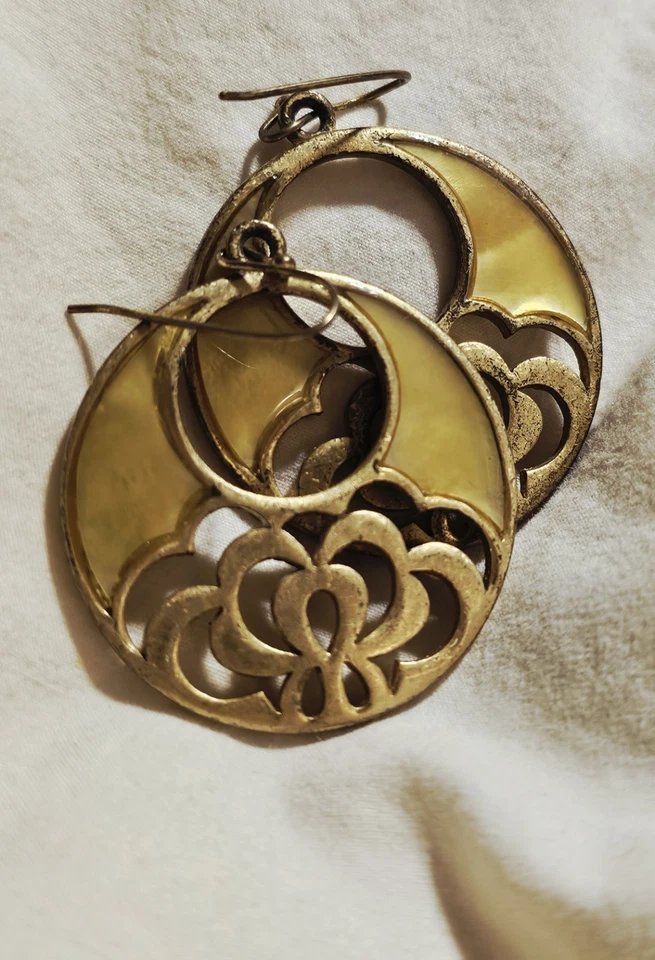 Beautiful Gold Tone Lia Sophia Enamel Earrings - Image 3 of 4