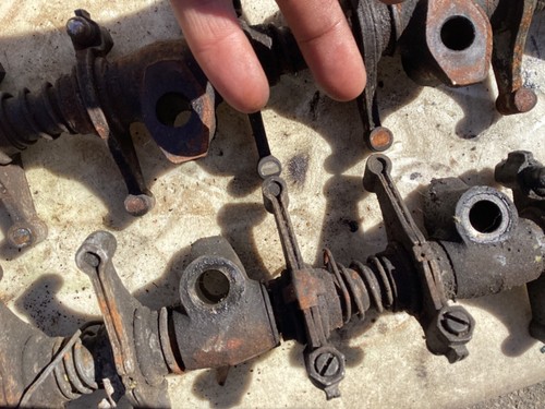 1950s International 6 Cylinder Adjustable Rocker Arms/Rail - Picture 4 of 6