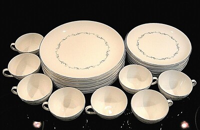 4 Assiettes Latérales Royal Doulton English Bone China CARNATION - Vintage 1982