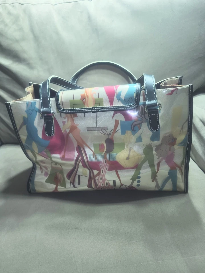 Bolso de Hombro MAXX Nueva York Estampado Fashionista Vinilo Plástico Cubierto Satinado Foto 2 de 4