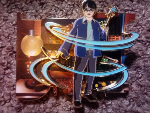 Harry Potter Emaliowana przypinka Hogwarts Express LE40 przypinka na szpilki Ollivander Disney Kriss - Zdjęcie 1 z 3