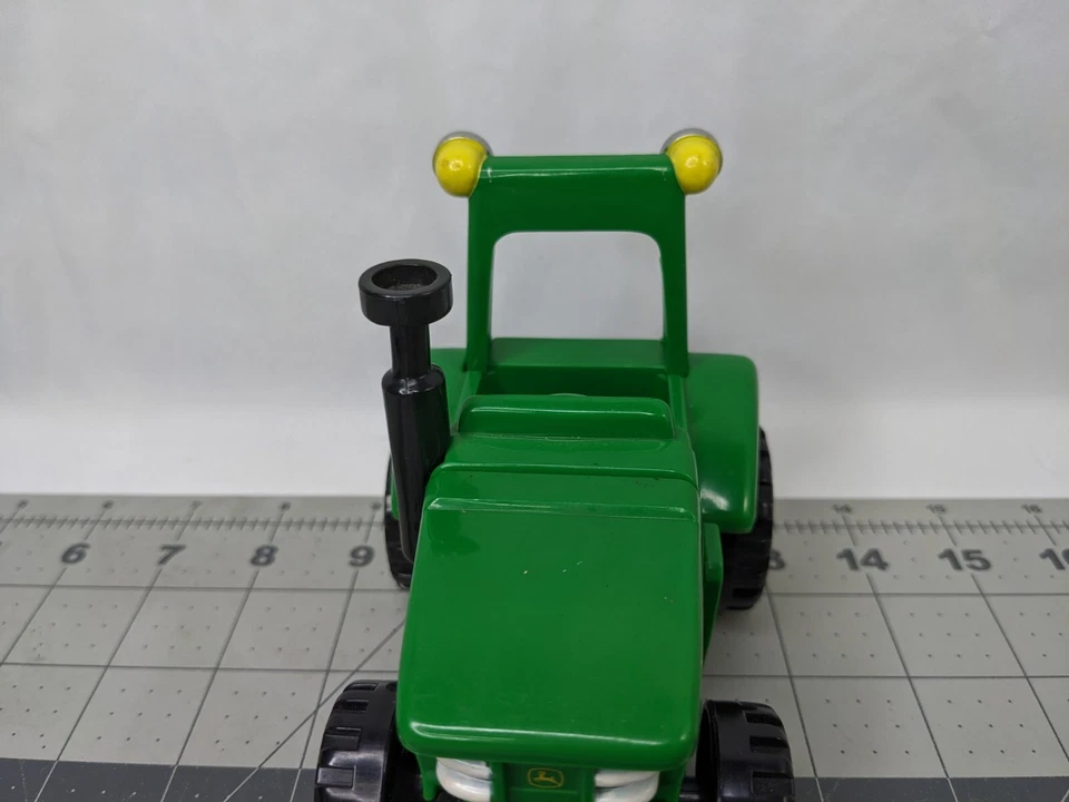 John Deere Tractor Toy Vehicle RC2 4 Inch - Image 3 of 4