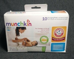 munchkin arm and hammer disposable changing pad