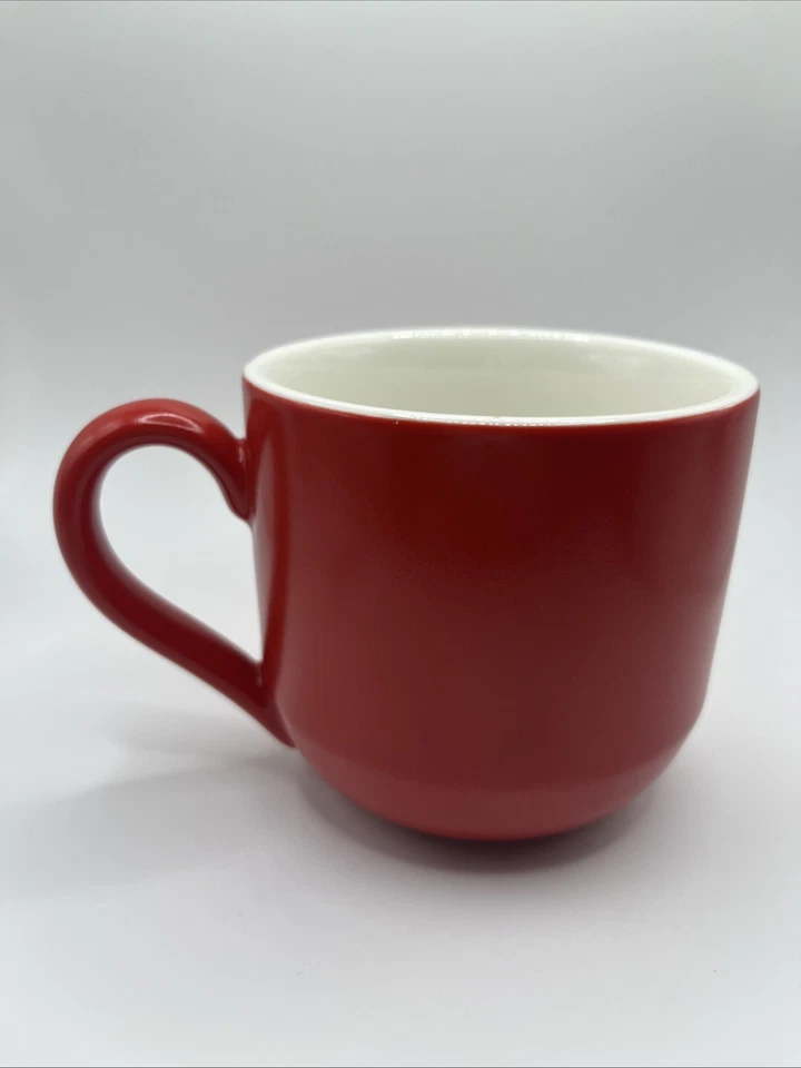 Taza de café Keurig Signature, logotipo de cerámica roja en relieve Foto 3 de 4