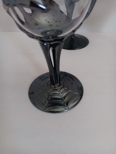 Halloween Skeleton Hand Beverage Gray Goblet Acrylic 11.8oz Wine Glass 4 Pcs NEW - Picture 2 of 5