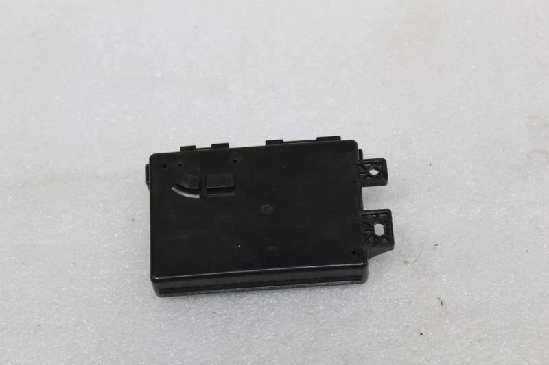 2014 2015 2016 2017 INFINITI Q70 LEFT FRONT SEAT CONTROL MODULE 873D61MA1A - Image 2 of 4