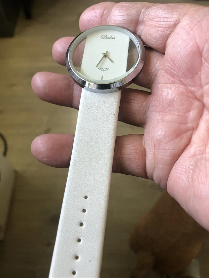 Reloj Moda Dalas BATERÍA NUEVA  Foto 2 de 4