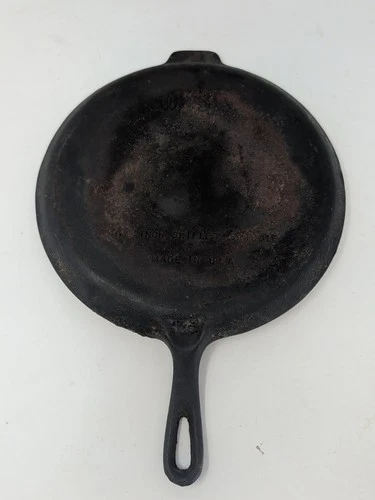 Vintage Wagner Ware 11" Cast Iron Skillet Griddle Made In The USA, Unrestored